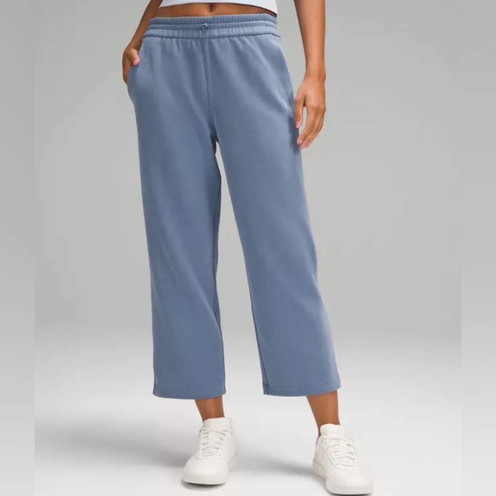 Lululemon Softstreme straight Leg Crop Pant